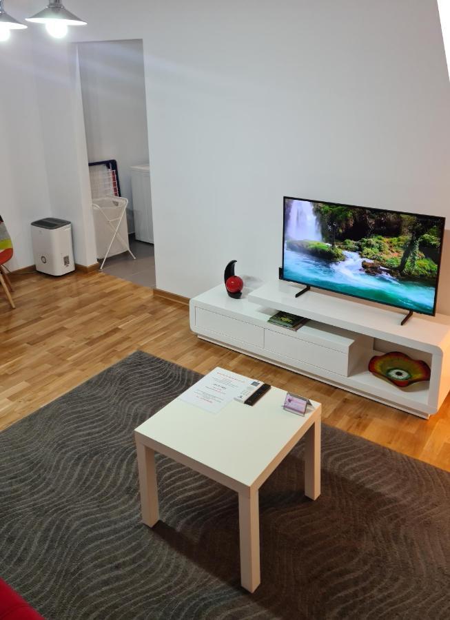 Apartament Alina Дева Екстериор снимка